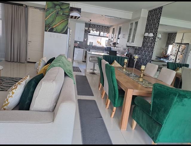 3 BEDROOM SECTIONAL TITLE FOR SALE IN POINT WATERFRONT